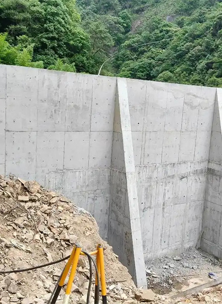 南阳桐柏县重力式挡土墙